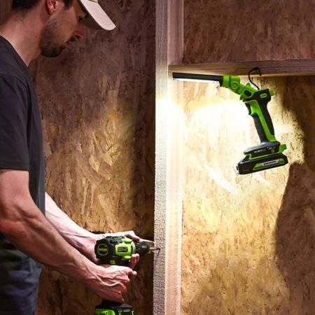 Рабочий аккумуляторный LED-фонарь GREENWORKS G24UL 24V 3503707 (650 Лм) со сменными плафонами аккумуляторный