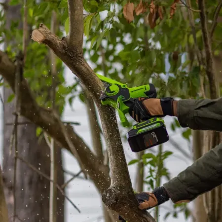 Цепная мини пила аккумуляторная GREENWORKS GD24CS15, 24V, 15см, бесщеточная, с автоматической смазкой цепи, без аккумулятора и ЗУ