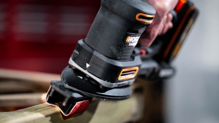 Виброшлифмашина WORX WX820.9 аккумуляторная 20V, 1 аккумулятор 2 Ач + зарядное устройство, в кейсе