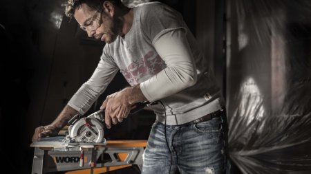 Дисковая пила компактная WORX Saw WX427 электрическая 220V, 710Вт, 120мм, в кейсе