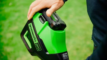 Триммер аккумуляторный GREENWORKS GD60BCB, 60V, 40 см, бесщеточный, c велосипедной ручкой Триммер аккумуляторный GREENWORKS GD60BCB, 60V, 40 см, бесщеточный, c велосипедной ручкой
