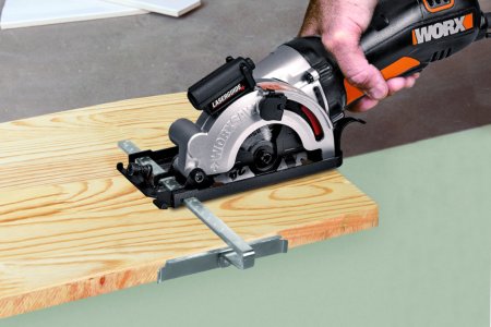 Дисковая пила WORX WX426 электрическая 220V, 400Вт, 85мм, в кейсе Дисковая пила WORX WX426 электрическая 220V, 400Вт, 85мм, в кейсе