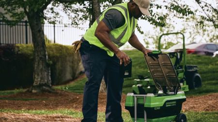 Зарядное устройство для 6 аккумуляторов Greenworks G82CT6 Арт.2955107, 82V